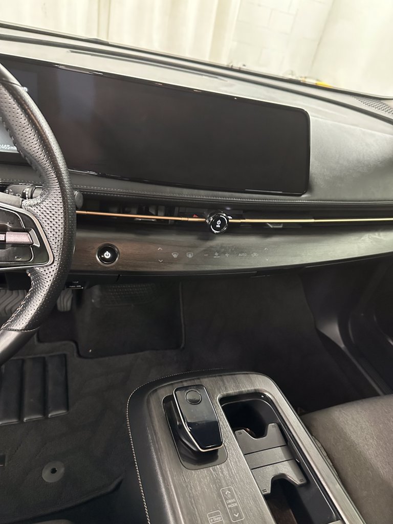 Used 2023 Nissan Ariya FWD image 16
