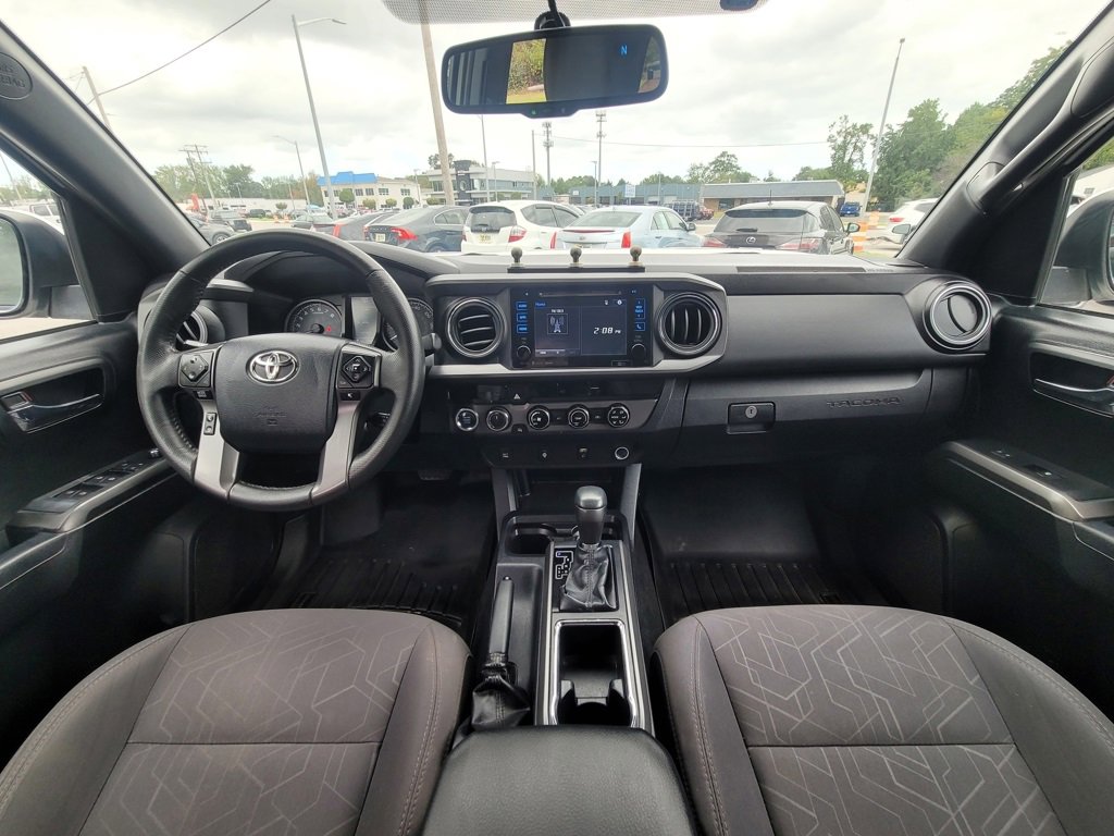 Used 2017 Toyota Tacoma TRD Off-Road image 17