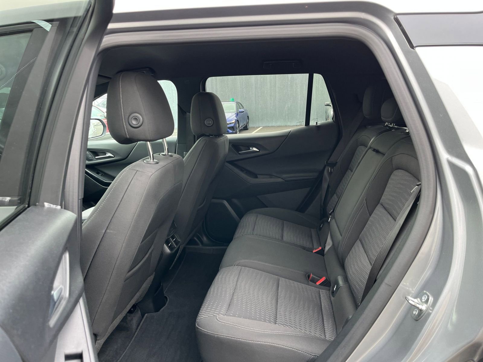 Used 2025 Chevrolet Equinox LT image 25