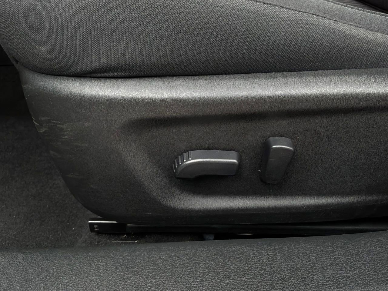 Used 2025 Nissan Altima 2.5 SV FWD image 11