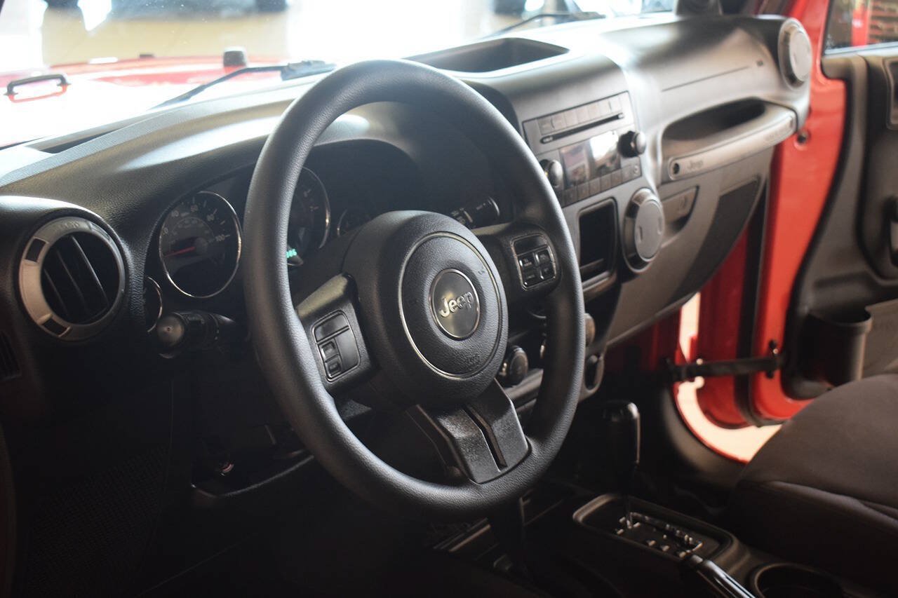Used 2013 Jeep Wrangler Sport AWD/4WD image 21