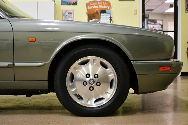 Used 1997 Jaguar XJ6 RWD image 22