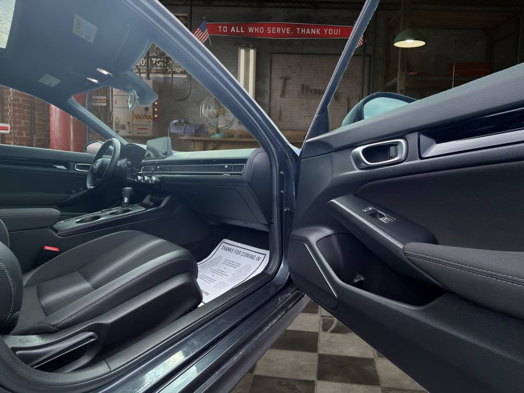 Used 2025 Honda Civic Sport image 17