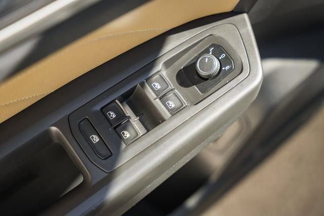 Used 2023 Volkswagen Atlas Cross Sport SE w/ Panoramic Sunroof Package image 30