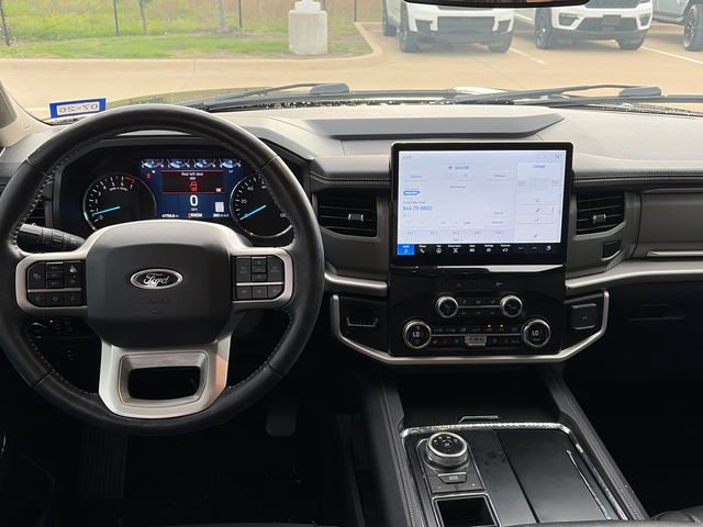 Used 2023 Ford Expedition XLT image 12