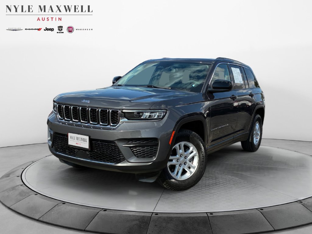 Used 2023 Jeep Grand Cherokee Laredo AWD/4WD image 1