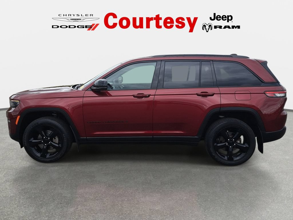 Certified 2023 Jeep Grand Cherokee Altitude AWD/4WD image 8