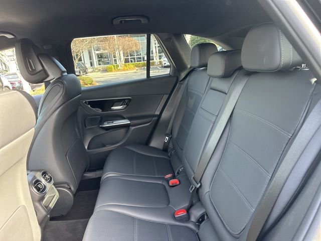 Used 2025 Mercedes-Benz GLC 300 4MATIC image 19
