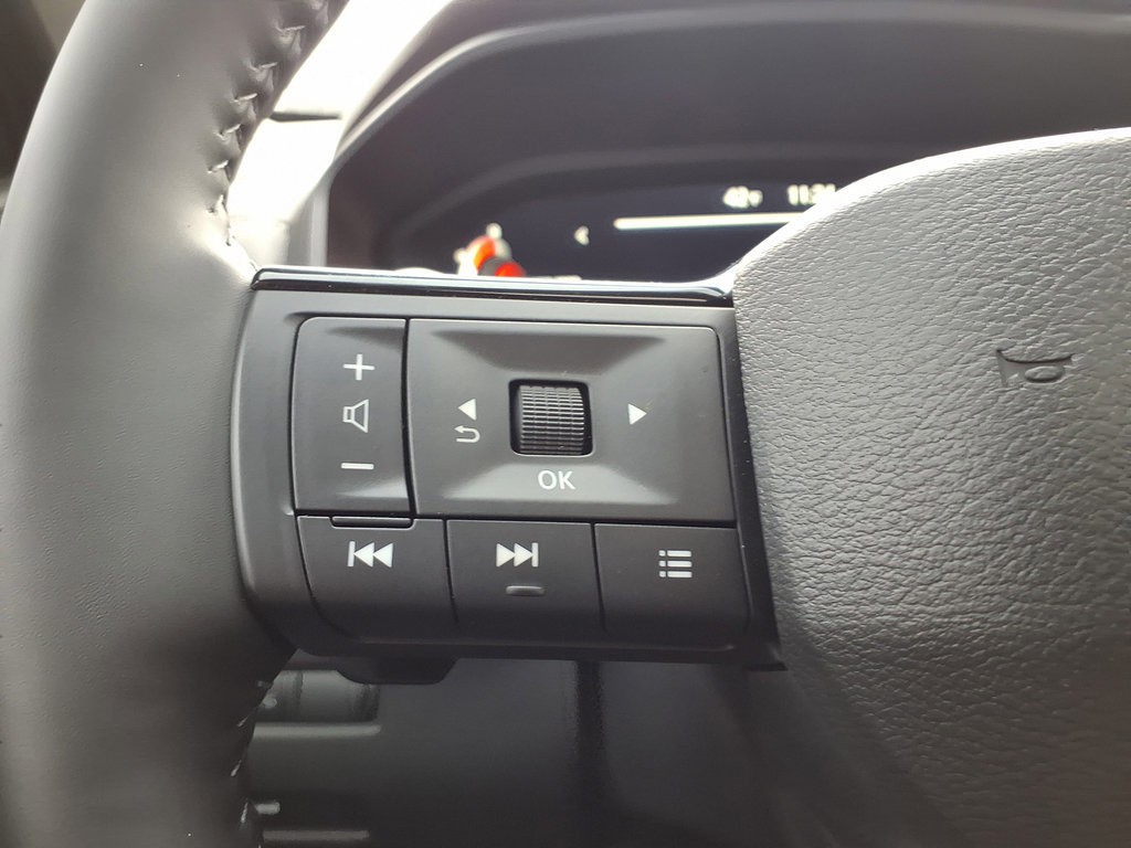 Used 2025 Nissan Rogue SL w/ SL Premium Package AWD/4WD image 44