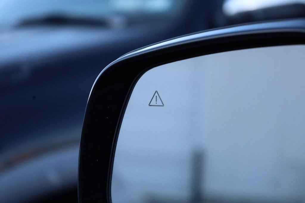 Used 2024 Kia Carnival LX image 21