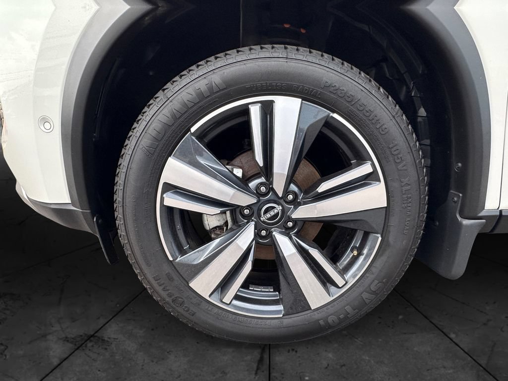 Used 2023 Nissan Rogue Platinum w/ Platinum Premium Package AWD/4WD image 14