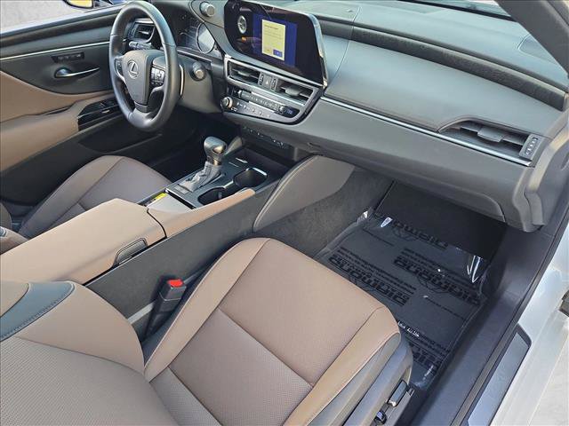 Used 2025 Lexus ES 300h w/ Premium Package FWD image 22