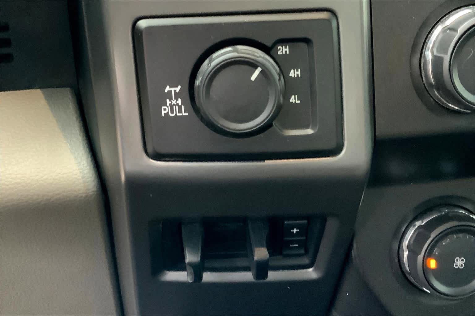 Used 2019 Ford F250 XLT w/ Camper Package AWD/4WD image 33