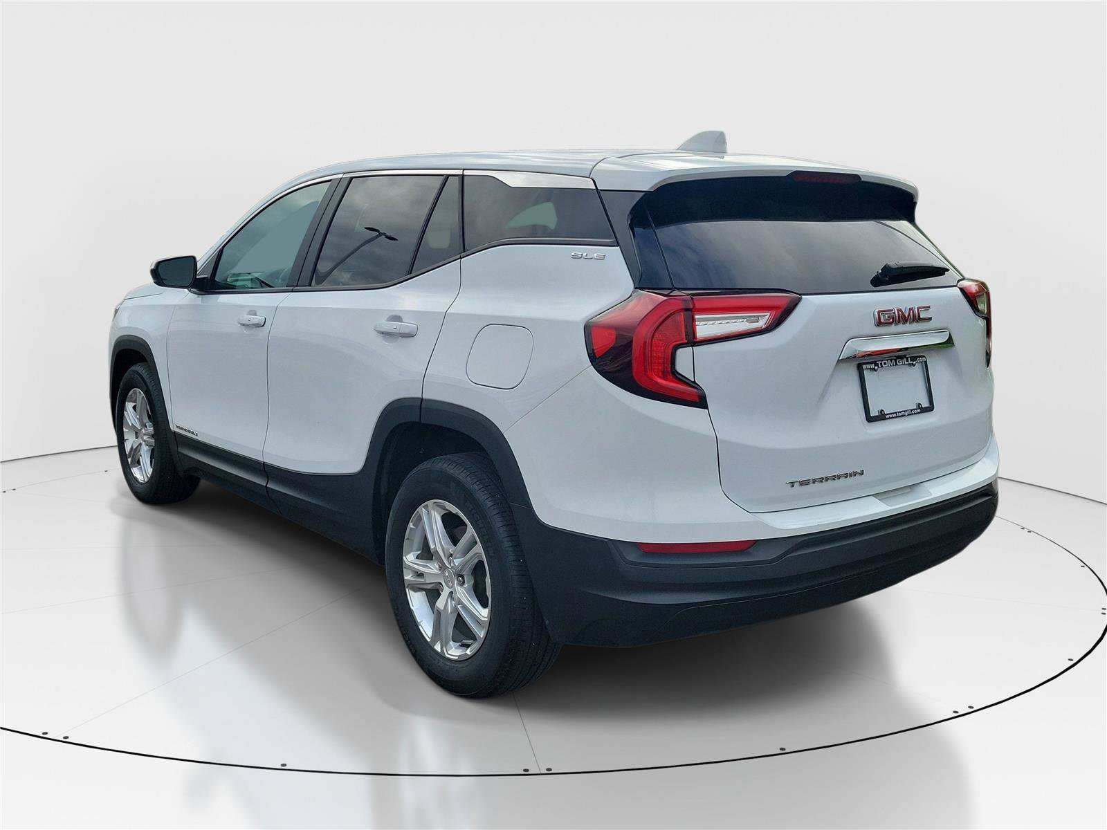 Used 2023 GMC Terrain SLE FWD image 3