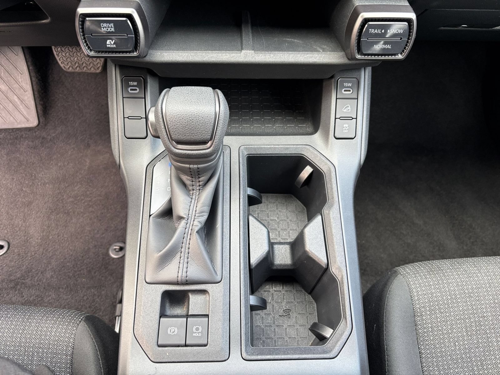 Used 2026 Toyota RAV4 LE AWD/4WD image 39