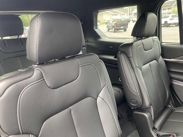 New 2025 Jeep Grand Cherokee L Limited w/ Luxury Tech Group II image 33