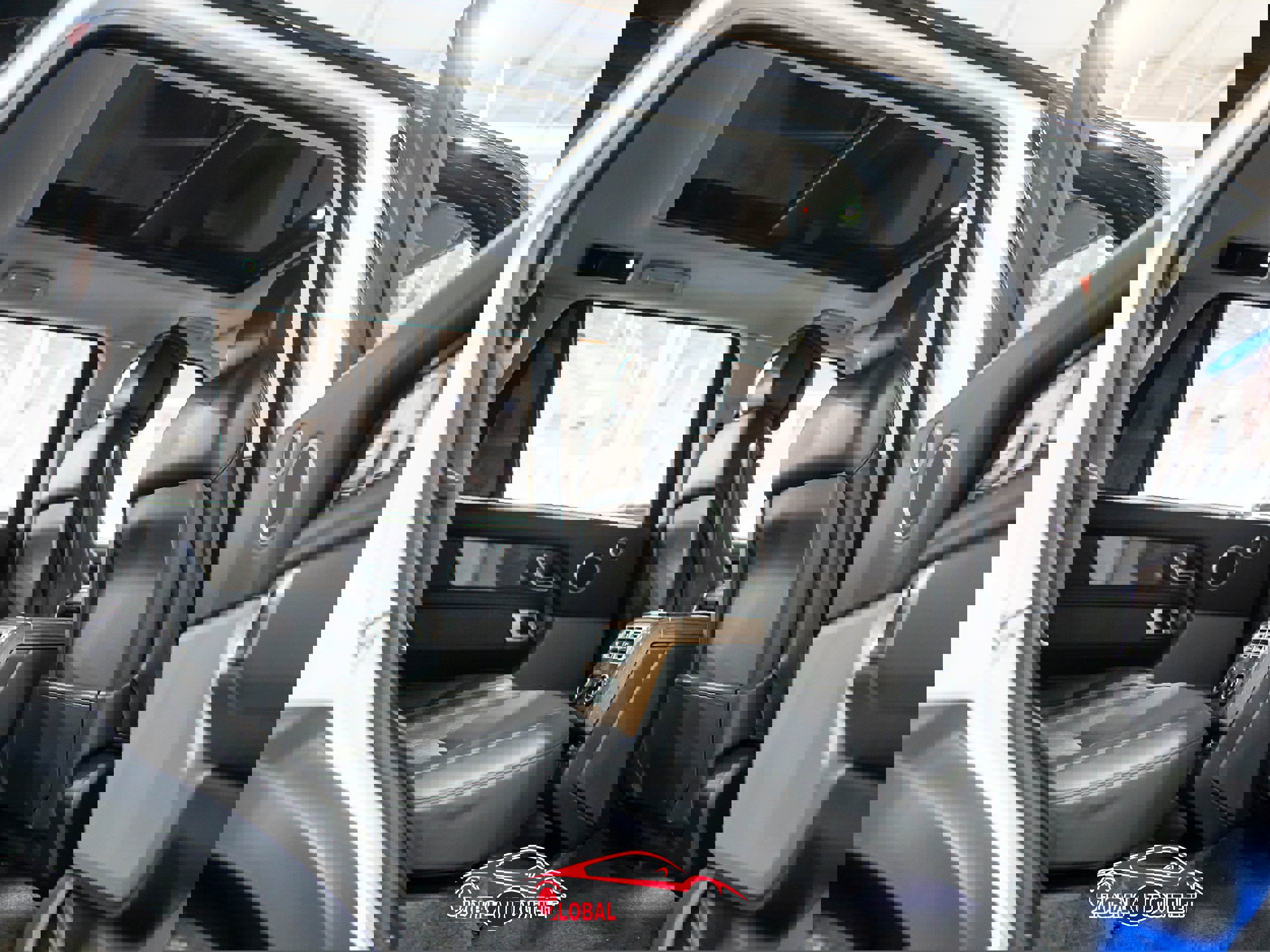 Used 2018 Land Rover Range Rover Long Wheelbase Supercharged image 19