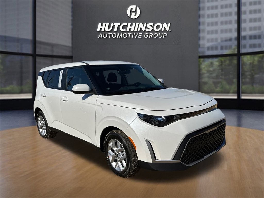 New 2025 Kia Soul LX w/ LX Technology Package image 1