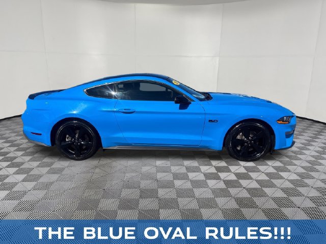 Used 2022 Ford Mustang GT w/ Black Accent Package RWD image 7