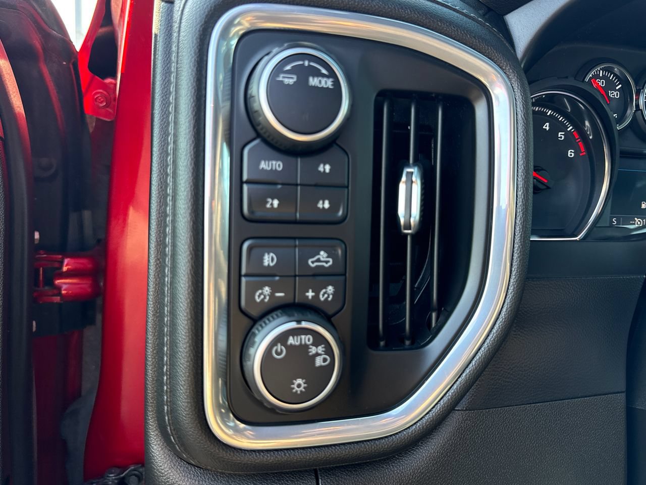 Used 2021 Chevrolet Silverado 1500 RST w/ True North Edition Plus AWD/4WD image 19