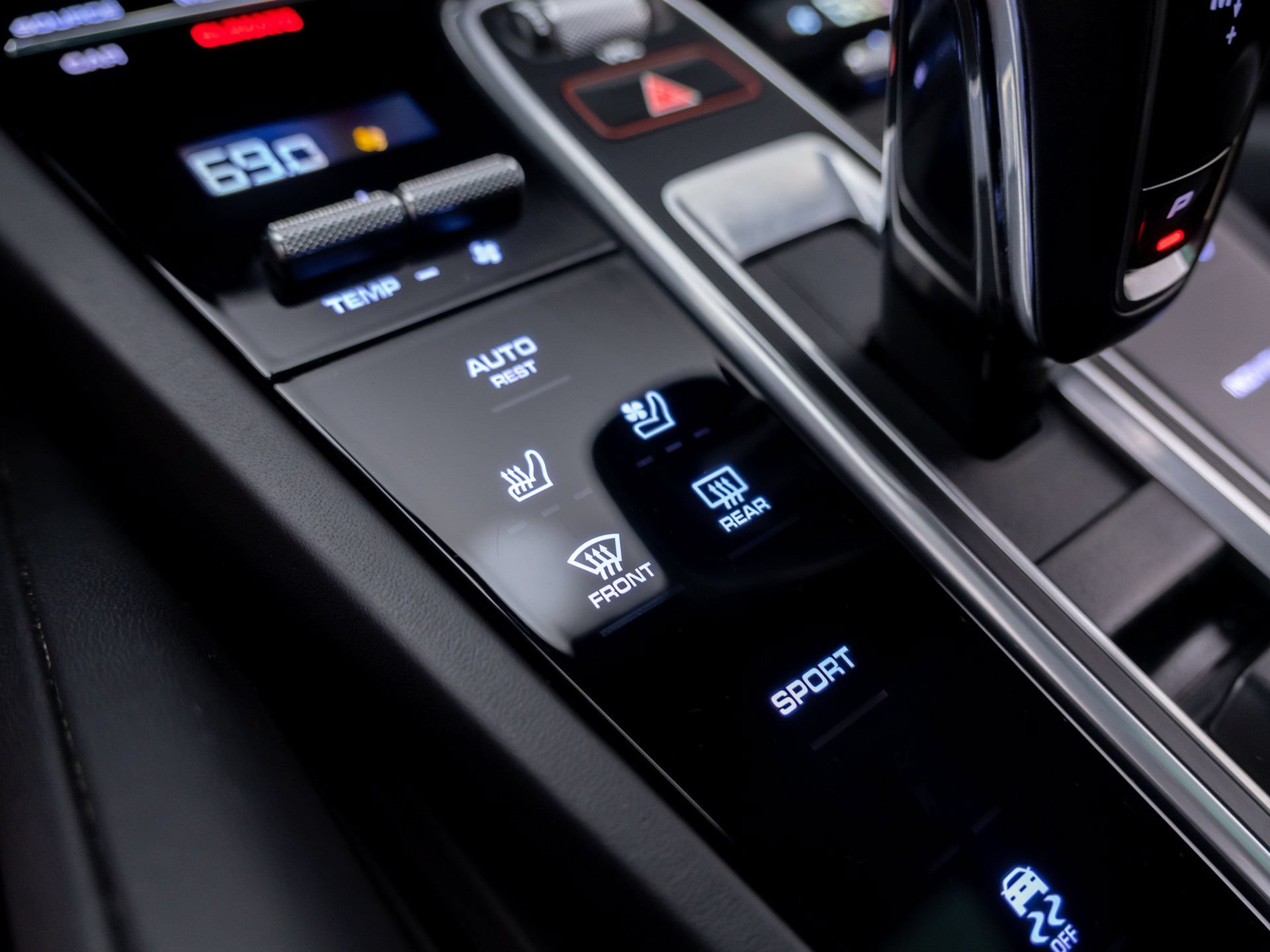 Certified 2023 Porsche Cayenne AWD/4WD image 27