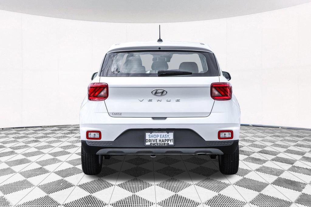 Used 2025 Hyundai Venue SE FWD image 12