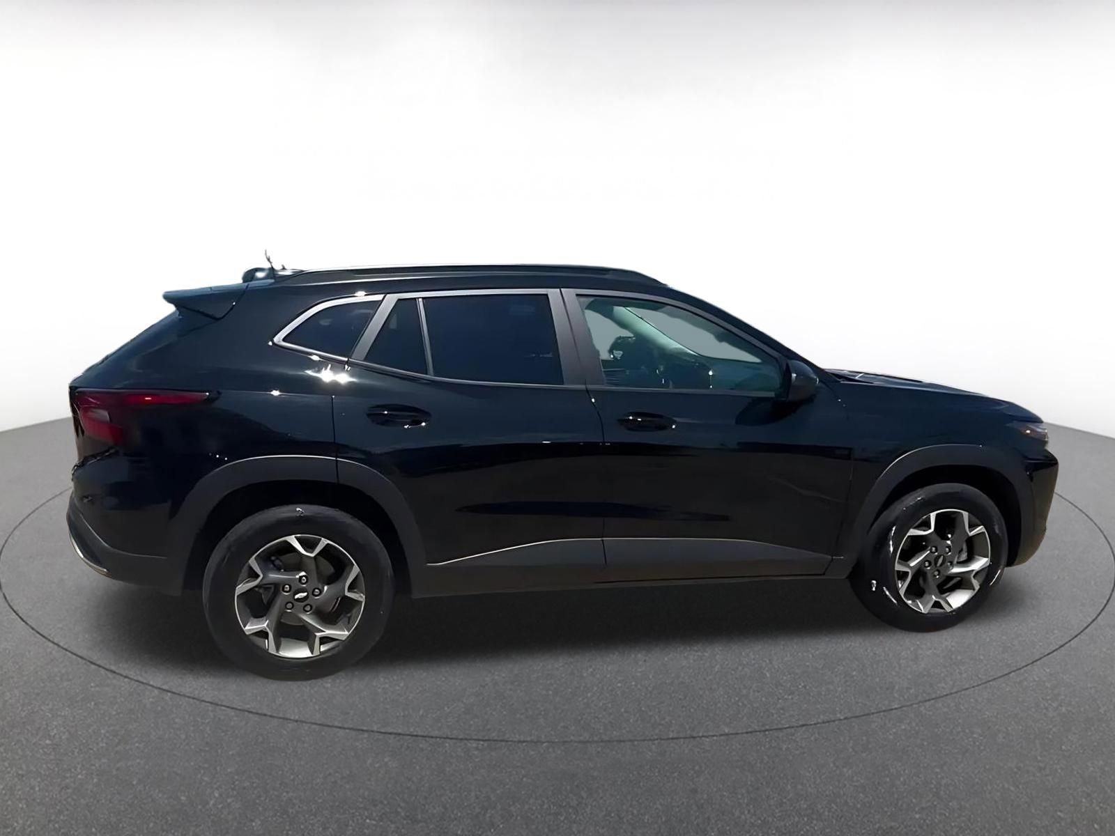 Used 2025 Chevrolet Trax LT w/ LT Convenience Package FWD image 15
