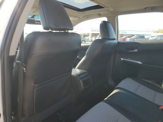 Used 2014 Toyota Camry SE w/ Moonroof Package image 12