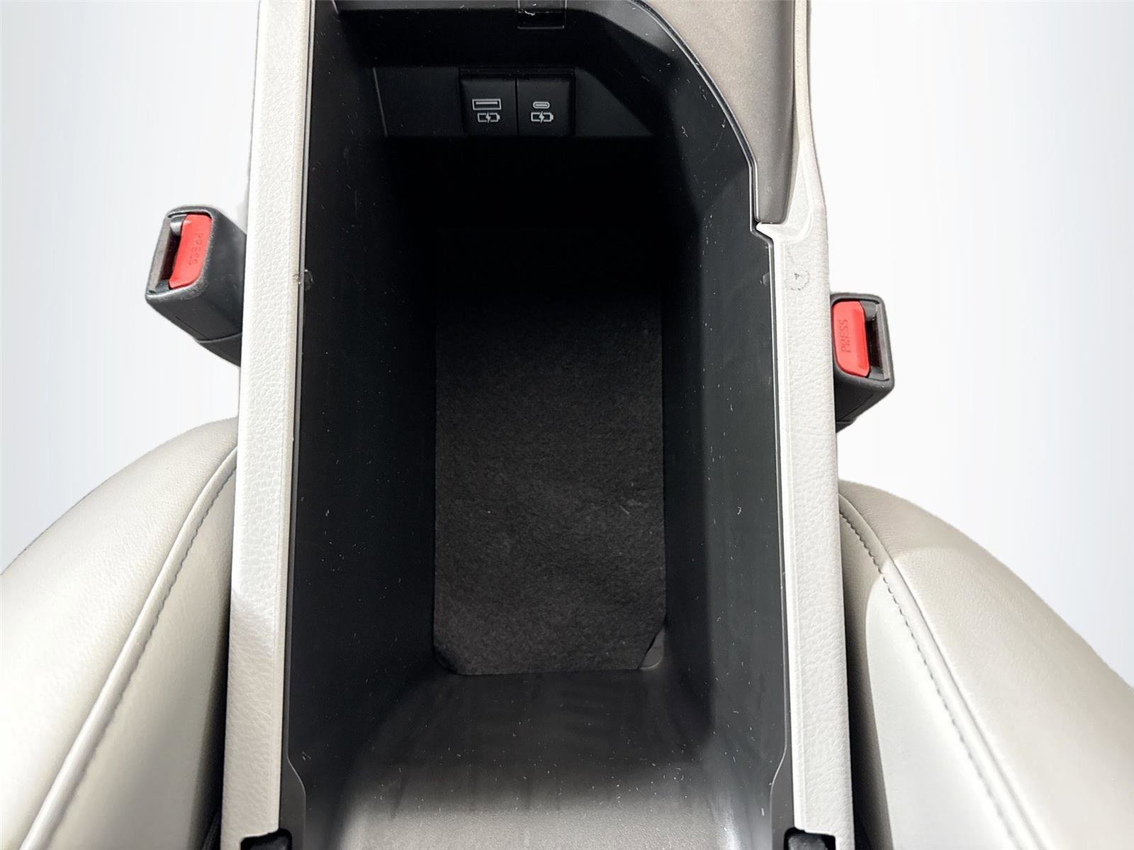 Certified 2022 Toyota Camry XLE image 32