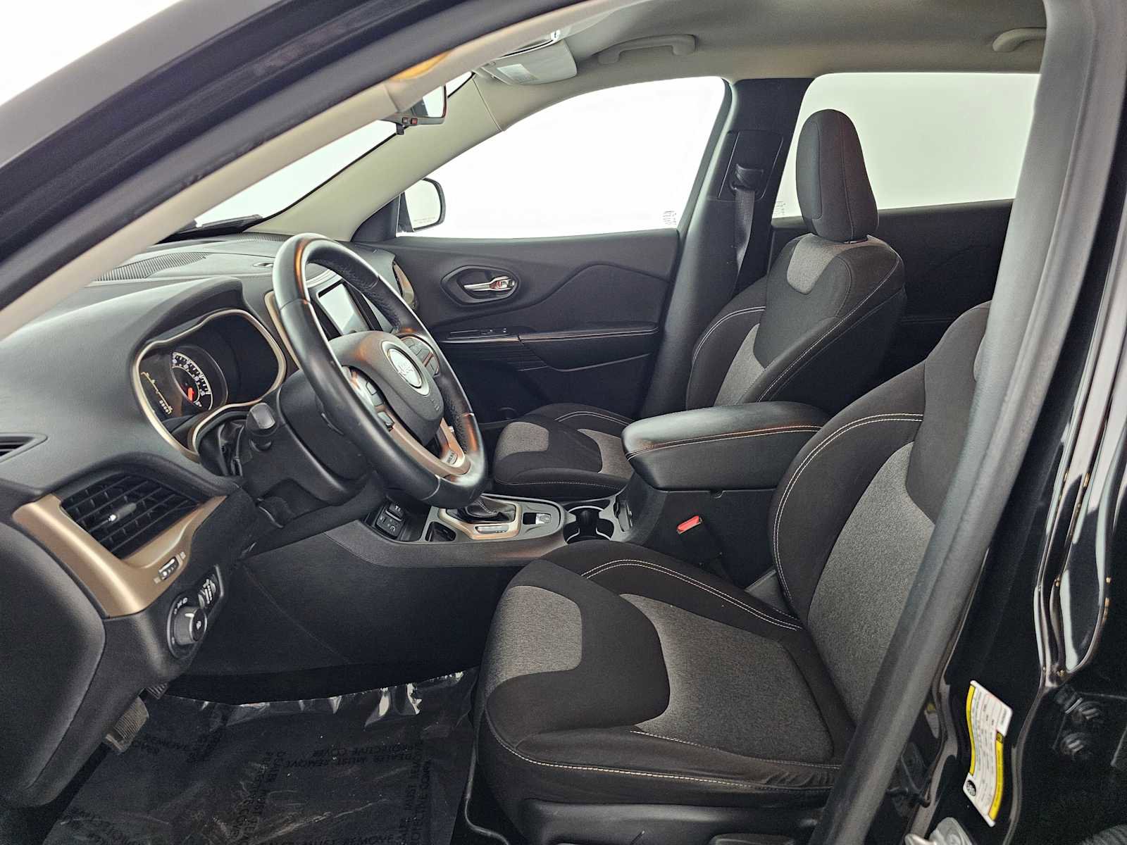 Used 2014 Jeep Cherokee Latitude image 20