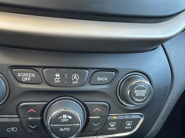 Used 2017 Jeep Cherokee High Altitude w/ Technology Group image 37