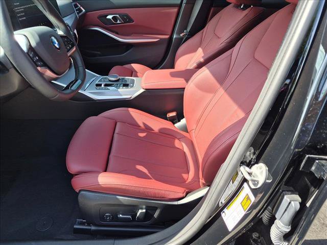 Used 2025 BMW 330i Sedan w/ M Sport Package RWD image 16