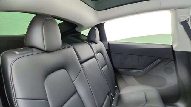 Used 2025 Tesla Model Y Performance image 25