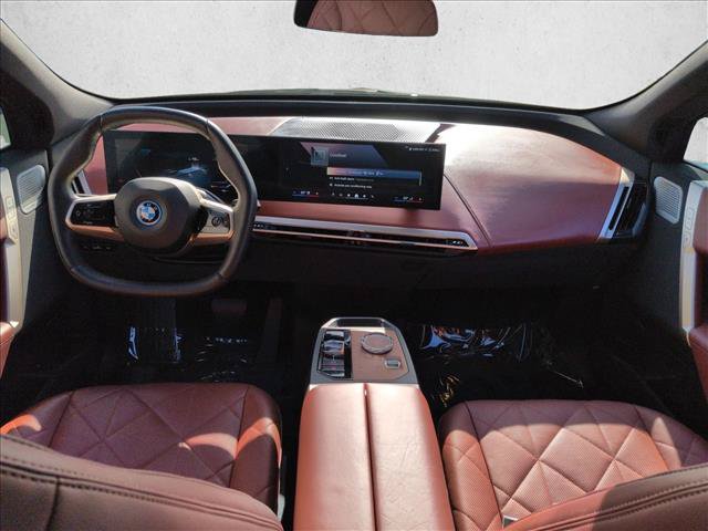 Certified 2025 BMW iX xDrive50 w/ Premium Package AWD/4WD image 19
