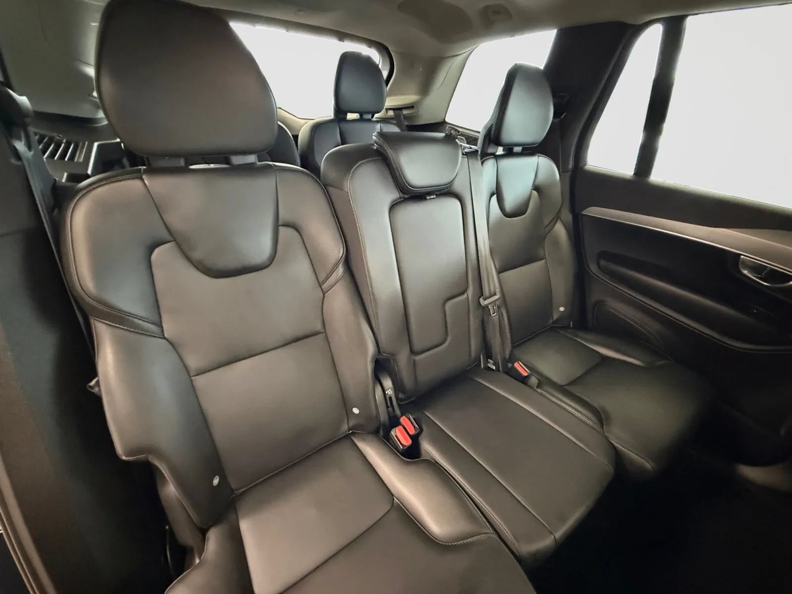 Used 2022 Volvo XC90 T5 Momentum w/ Climate Package AWD/4WD image 19