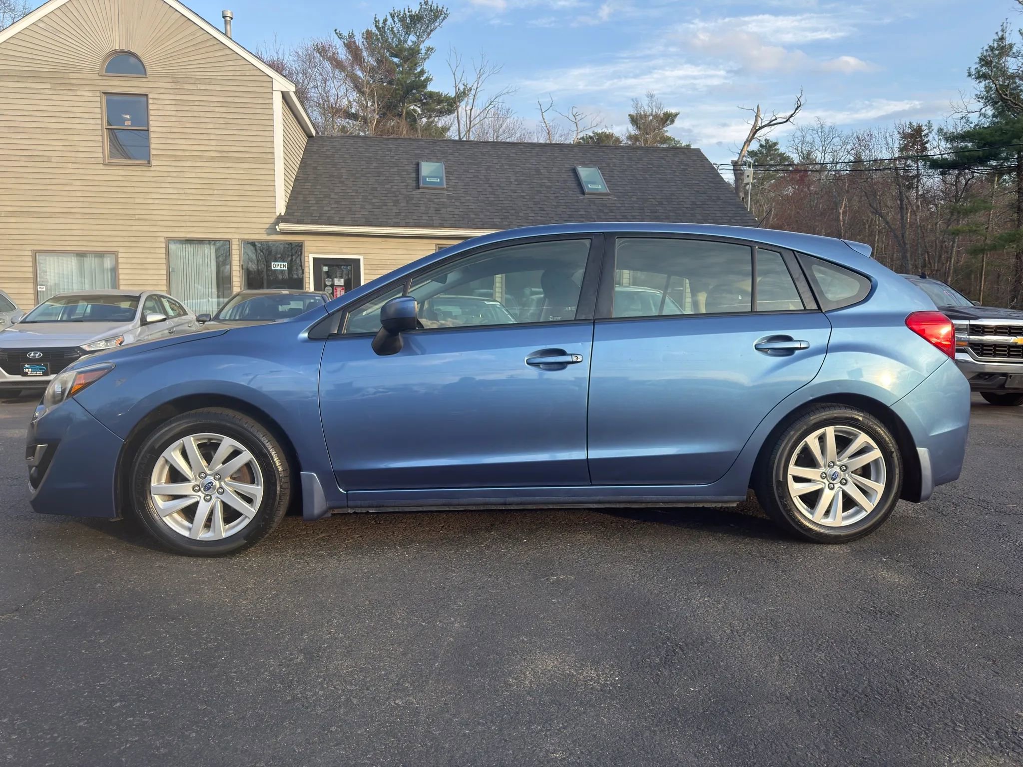 Used 2015 Subaru Impreza 2.0i Premium AWD/4WD image 4