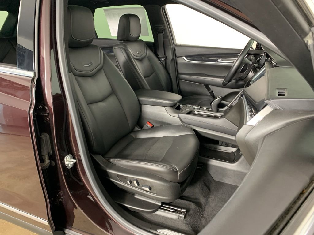 Used 2020 Cadillac XT5 Premium Luxury image 37