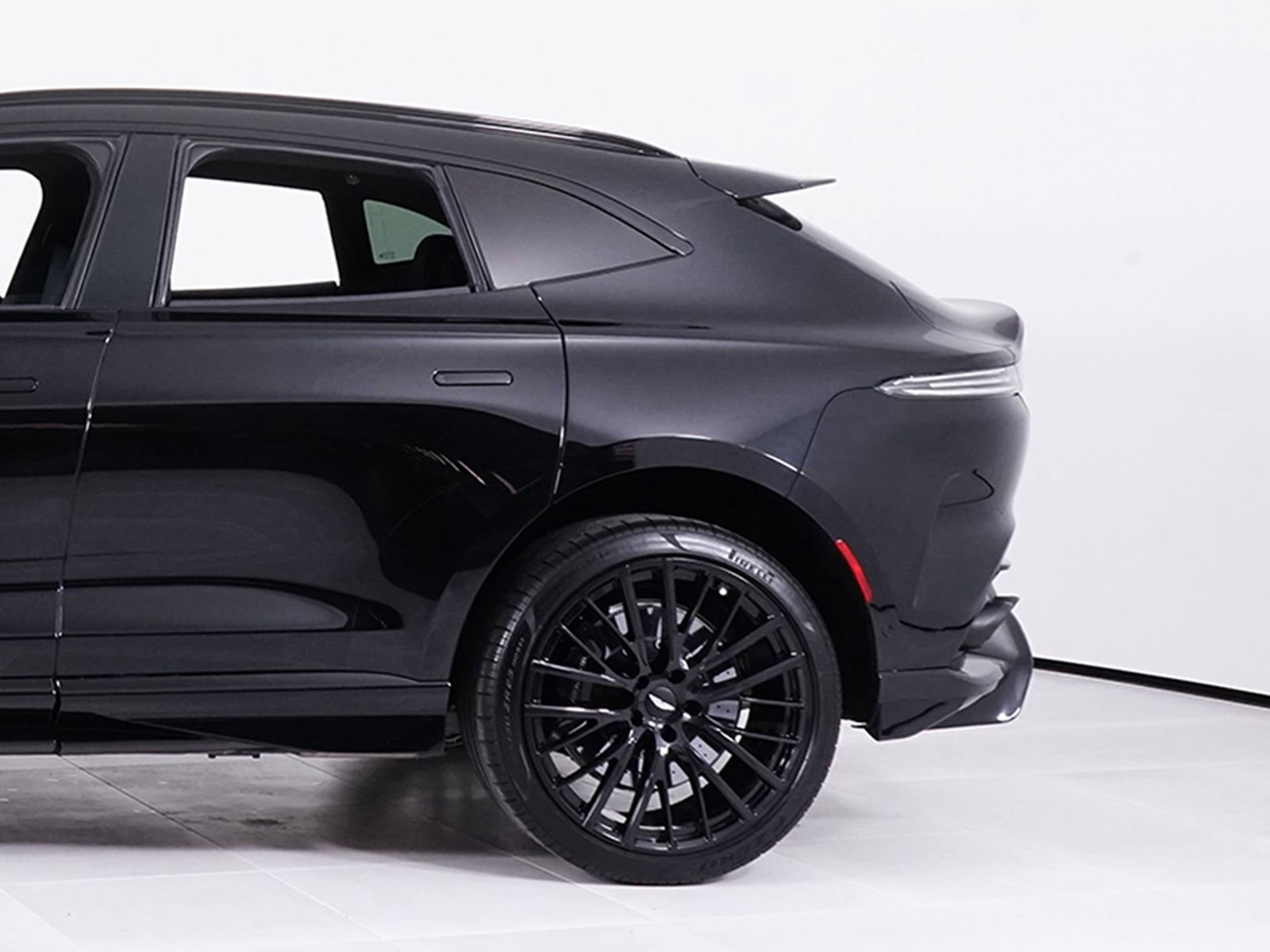 Used 2023 Aston Martin DBX 707 AWD/4WD image 13