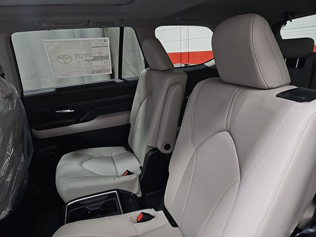 New 2026 Toyota Grand Highlander Limited AWD/4WD image 24