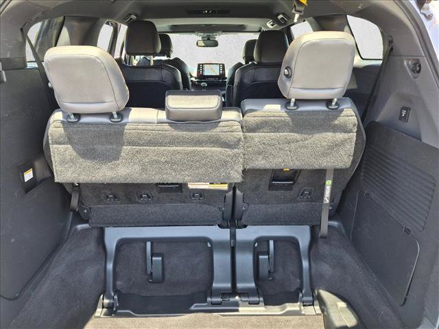 Used 2021 Toyota Sienna XSE w/ XSE Plus Package AWD/4WD image 6
