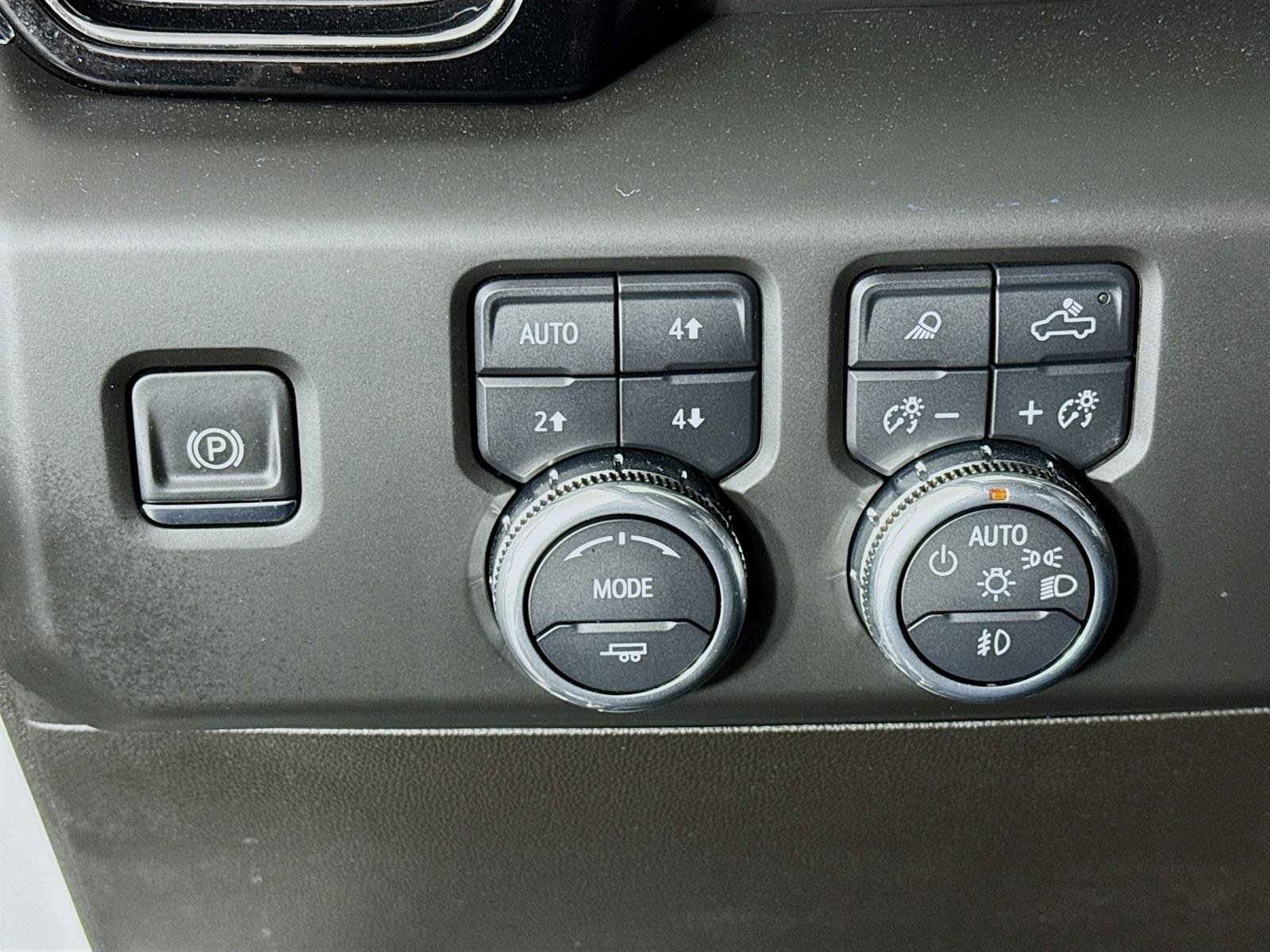 Certified 2025 GMC Sierra 1500 AT4 w/ AT4 Premium Package image 10