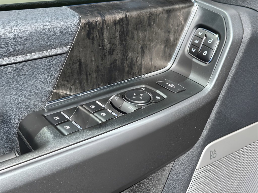 New 2025 Ford F250 Lariat w/ Lariat Ultimate Package image 13