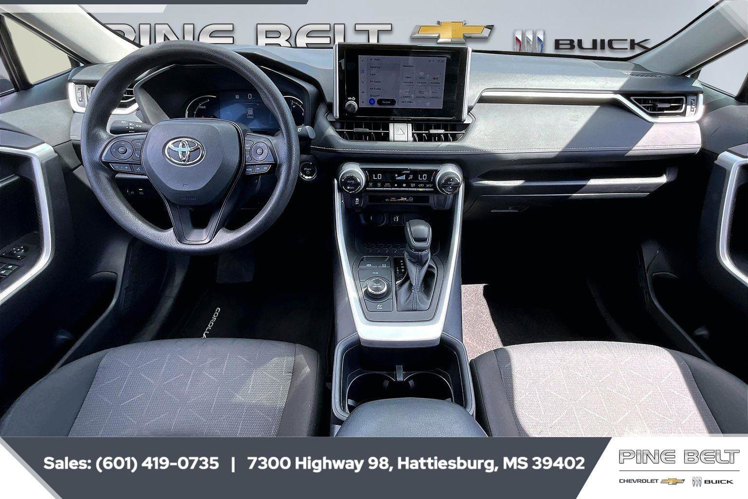 Used 2025 Toyota RAV4 XLE AWD/4WD image 13