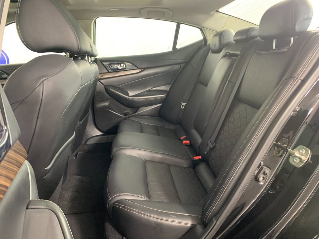 Used 2017 Nissan Maxima Platinum image 32