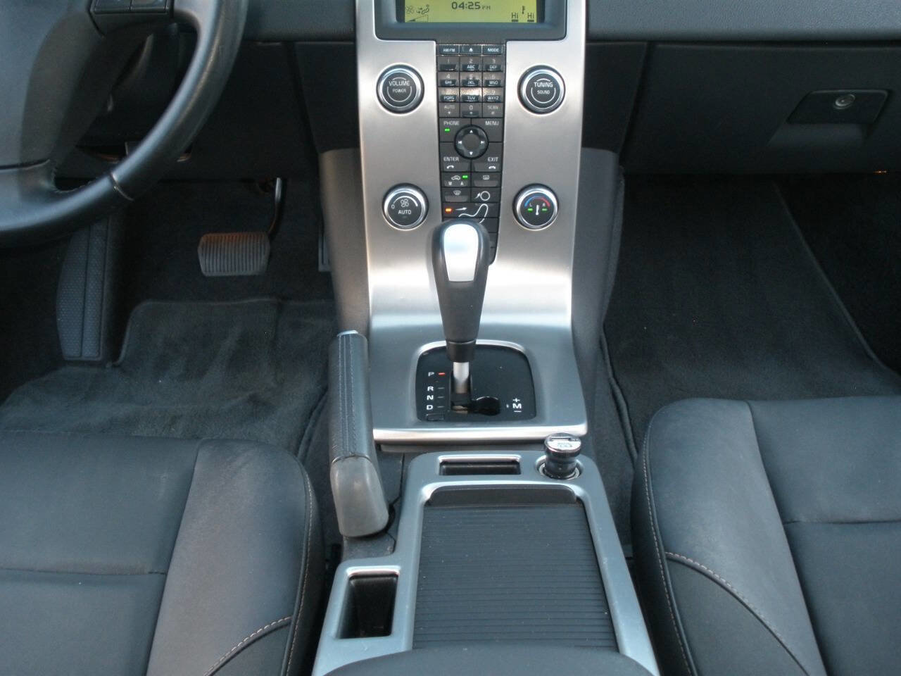 Used 2010 Volvo S40 2.4i FWD image 31