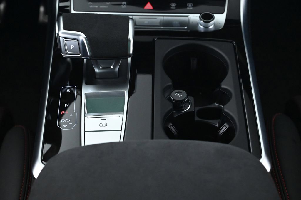 New 2026 Audi RS Q8 performance image 13