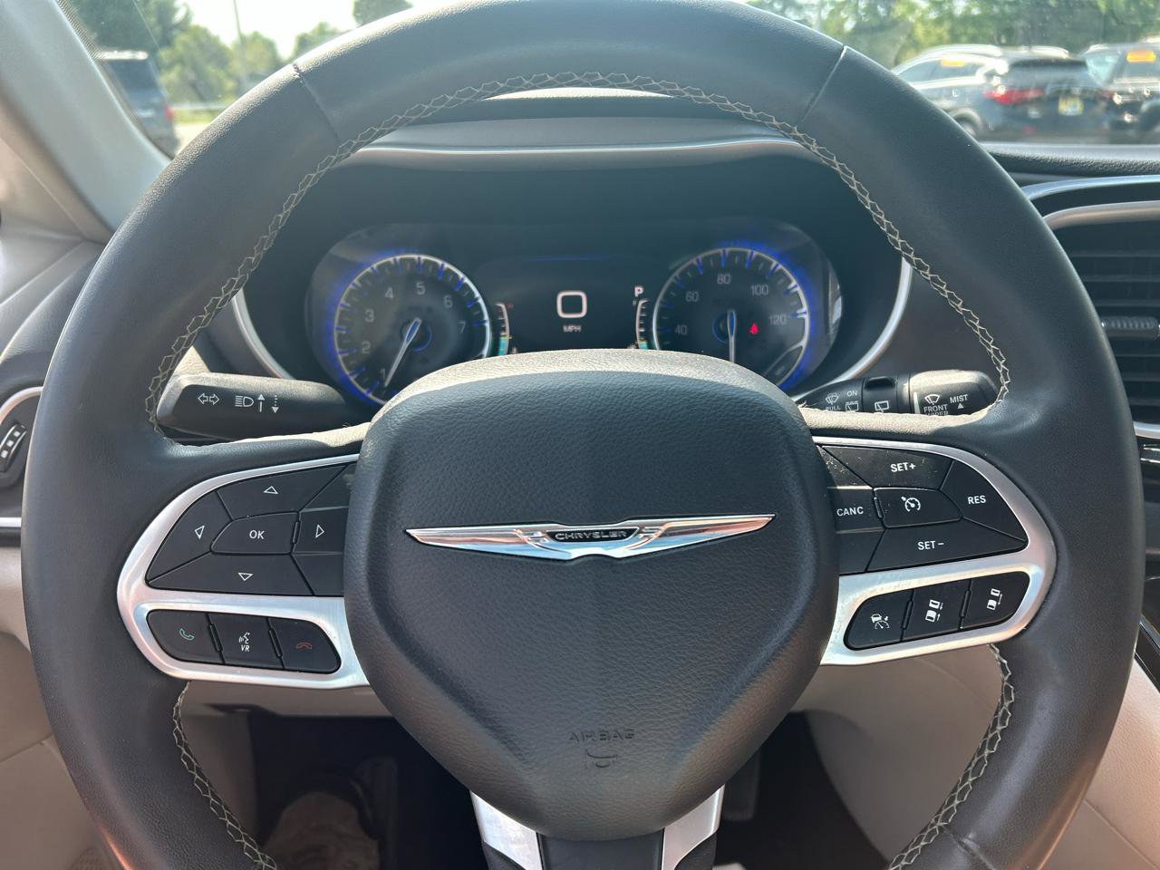 Used 2022 Chrysler Pacifica Touring-L FWD image 12