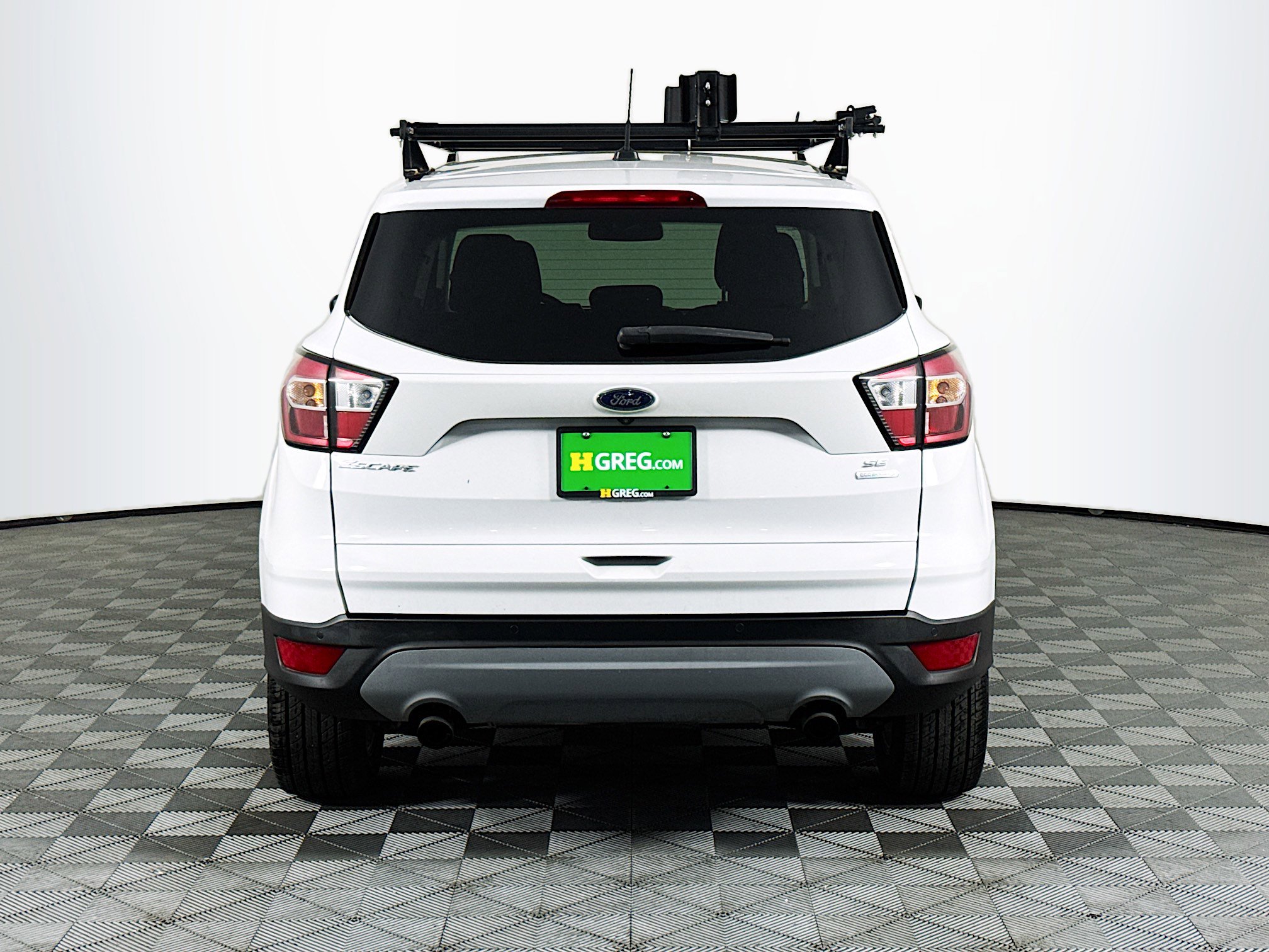 Used 2018 Ford Escape SE w/ Ford Safe & Smart Package FWD image 8