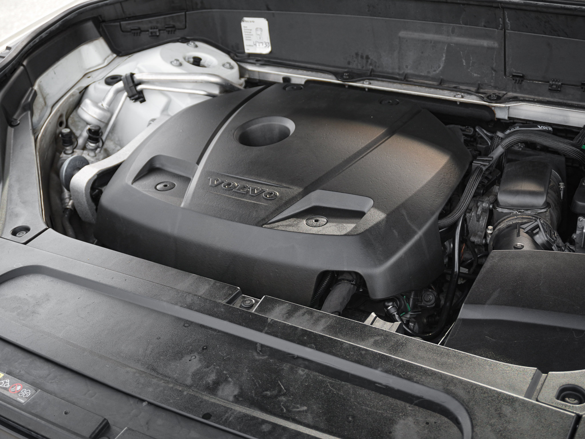 Used 2016 Volvo XC90 T6 Momentum w/ Protection Package Plus image 36