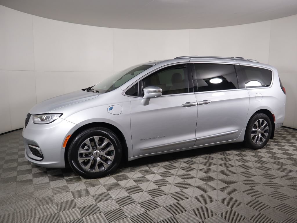 Used 2022 Chrysler Pacifica Pinnacle image 8